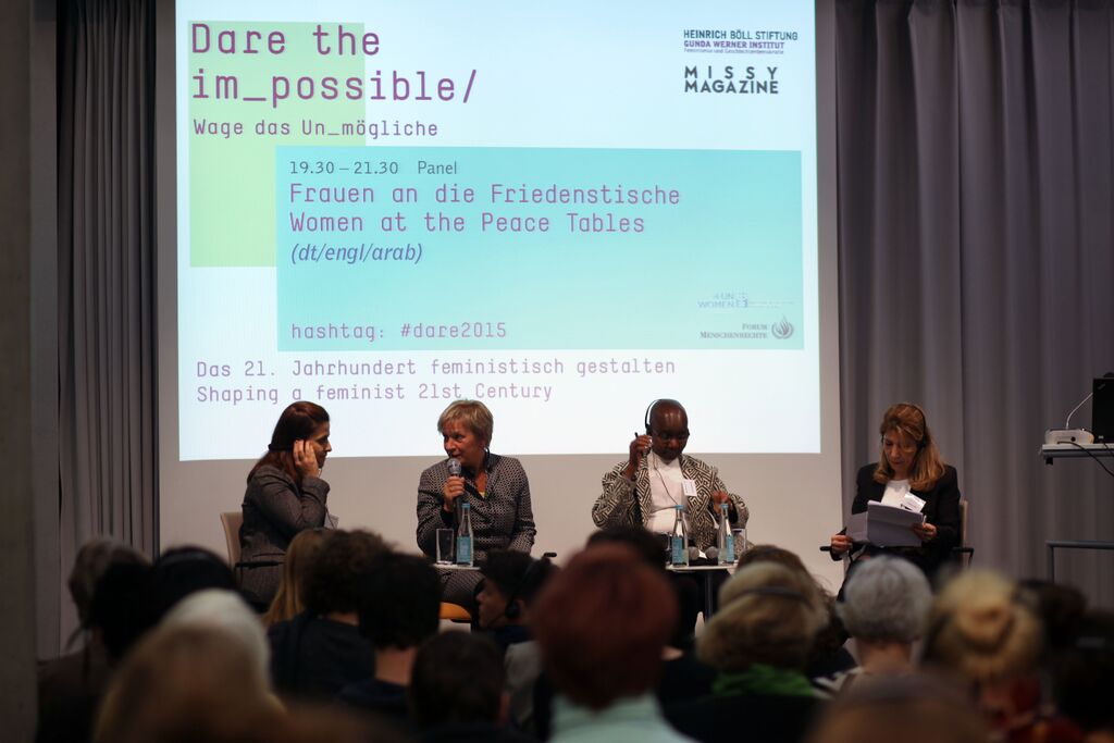 Frauen* an die Friedenstische – sexualisierte Kriegsgewalt bekämpfen. Paneldiskussion und Input von Gloria Atiba-Davies